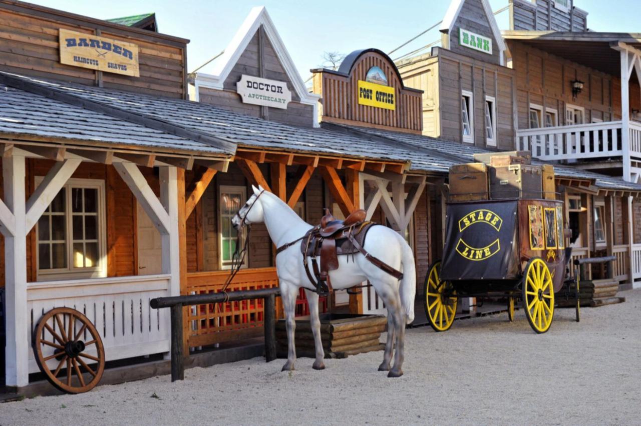 El Paso City, Zlatibor - Unique Wooden Cottages, Treehouse, Wild West Rooms, Accommodation 1-6 People Экстерьер фото