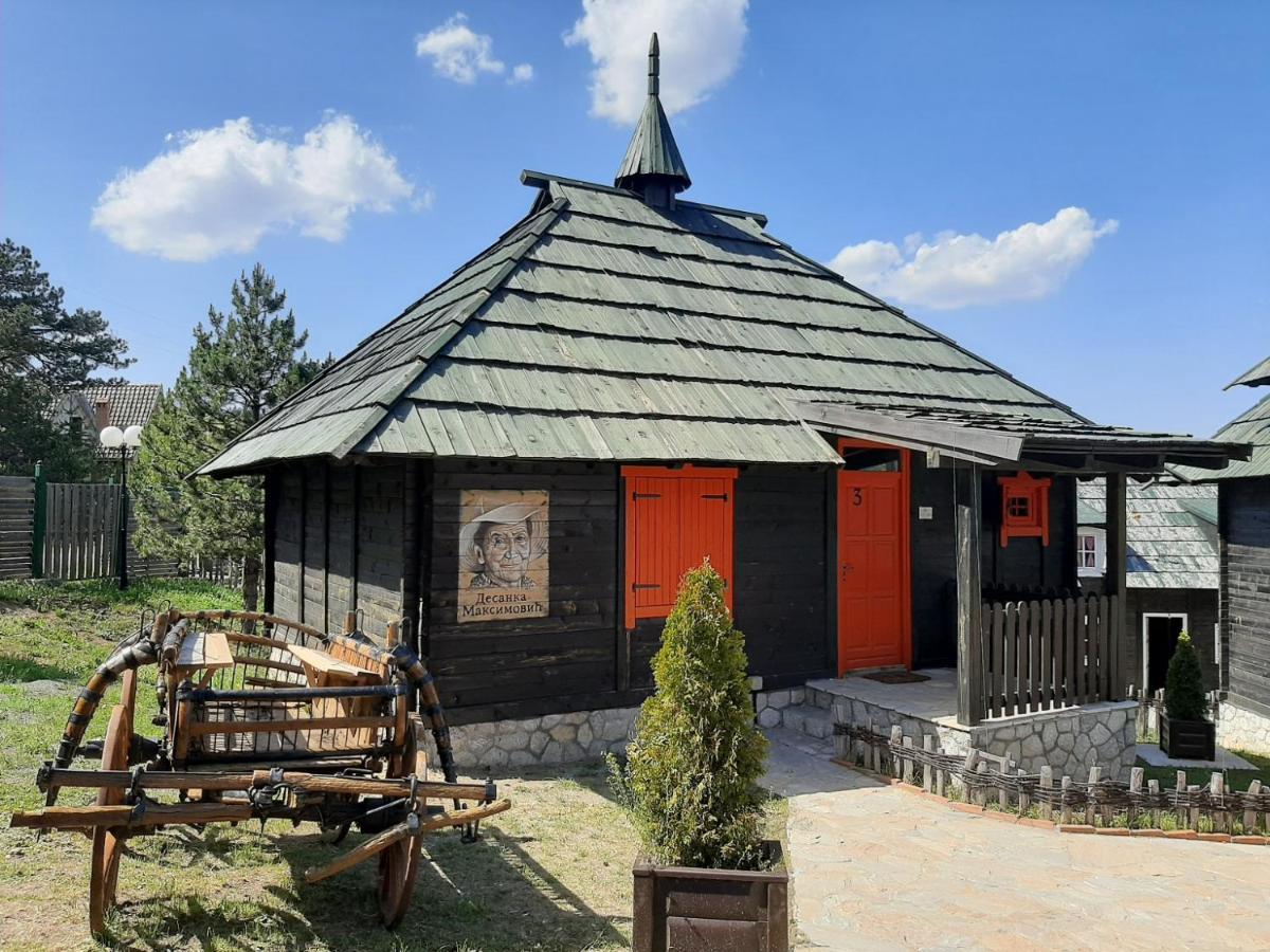 El Paso City, Zlatibor - Unique Wooden Cottages, Treehouse, Wild West Rooms, Accommodation 1-6 People Экстерьер фото