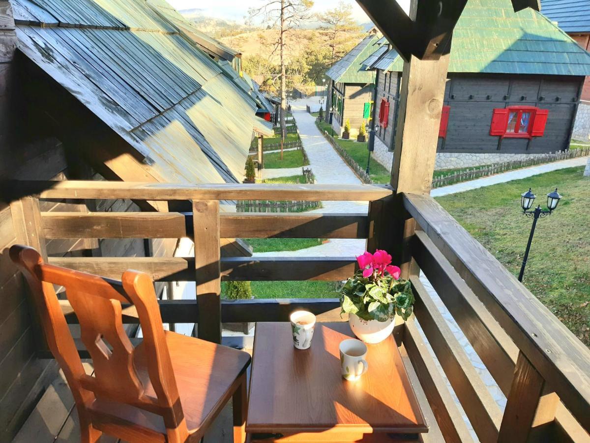 El Paso City, Zlatibor - Unique Wooden Cottages, Treehouse, Wild West Rooms, Accommodation 1-6 People Экстерьер фото