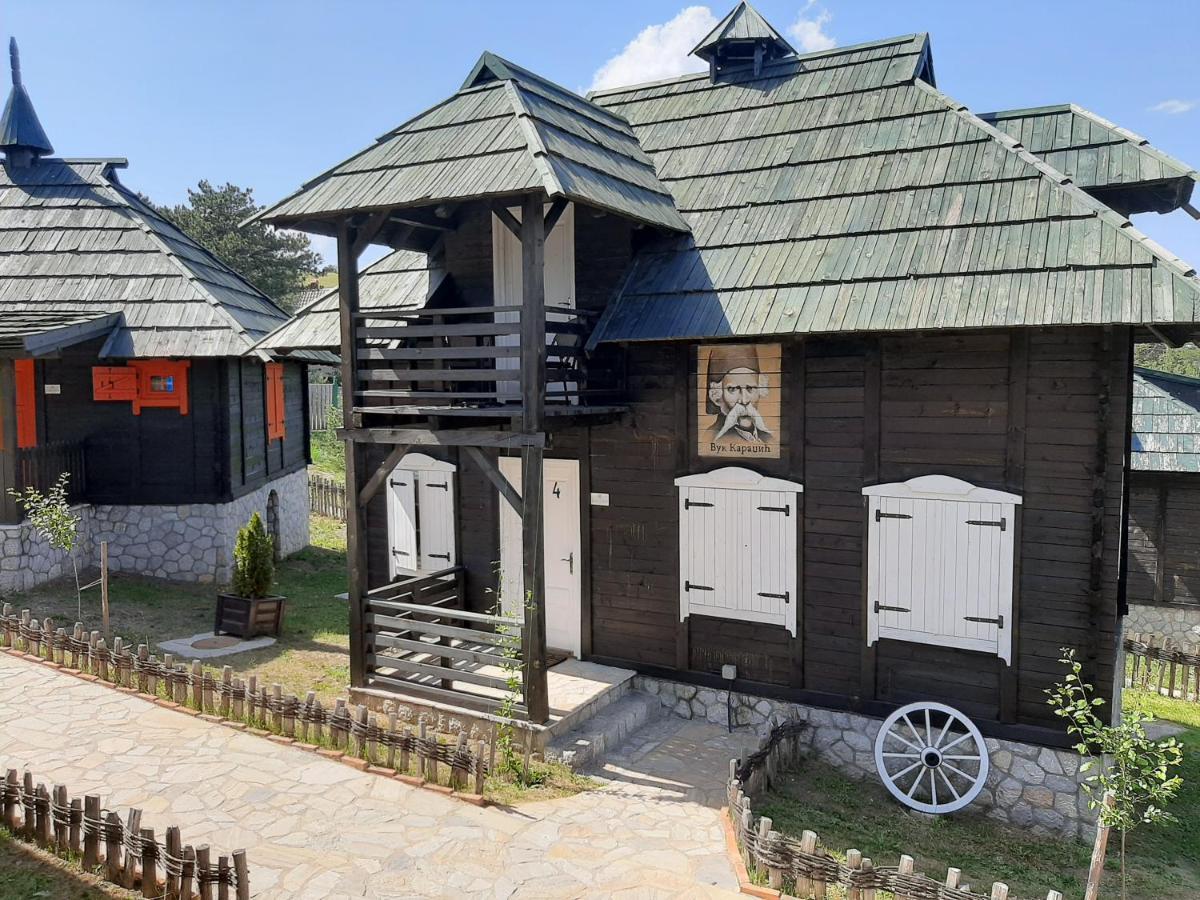 El Paso City, Zlatibor - Unique Wooden Cottages, Treehouse, Wild West Rooms, Accommodation 1-6 People Экстерьер фото