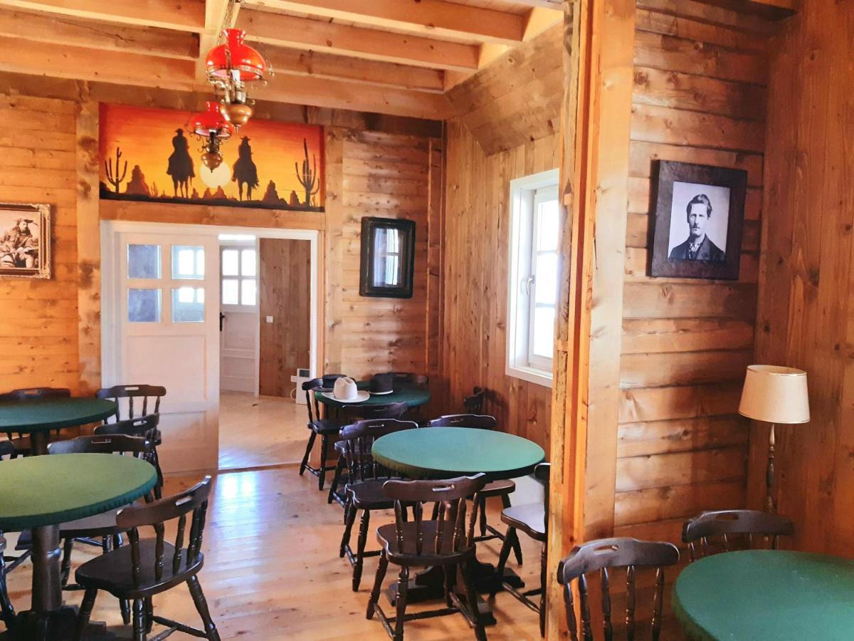 El Paso City, Zlatibor - Unique Wooden Cottages, Treehouse, Wild West Rooms, Accommodation 1-6 People Экстерьер фото