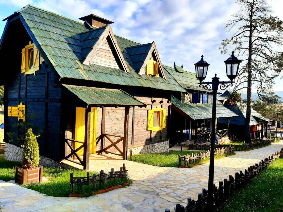 El Paso City, Zlatibor - Unique Wooden Cottages, Treehouse, Wild West Rooms, Accommodation 1-6 People Экстерьер фото