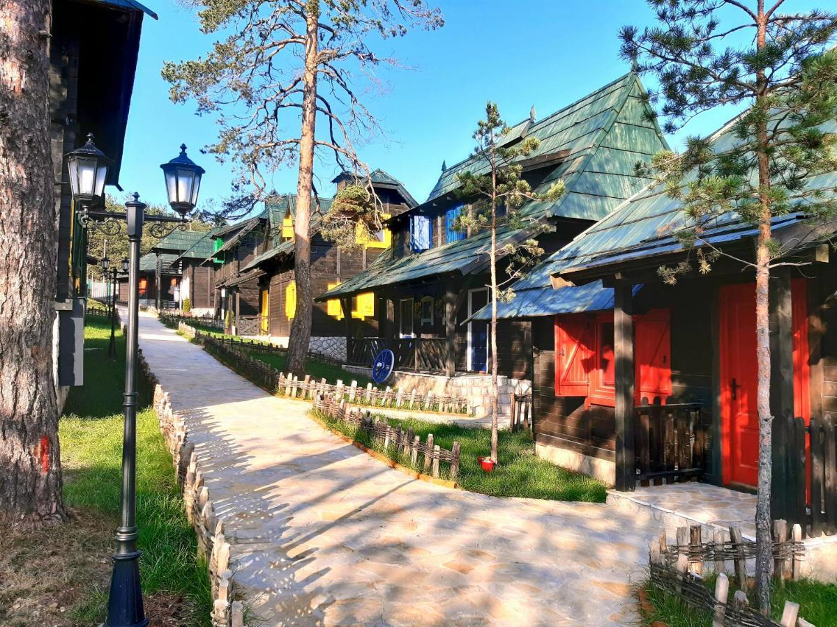 El Paso City, Zlatibor - Unique Wooden Cottages, Treehouse, Wild West Rooms, Accommodation 1-6 People Экстерьер фото