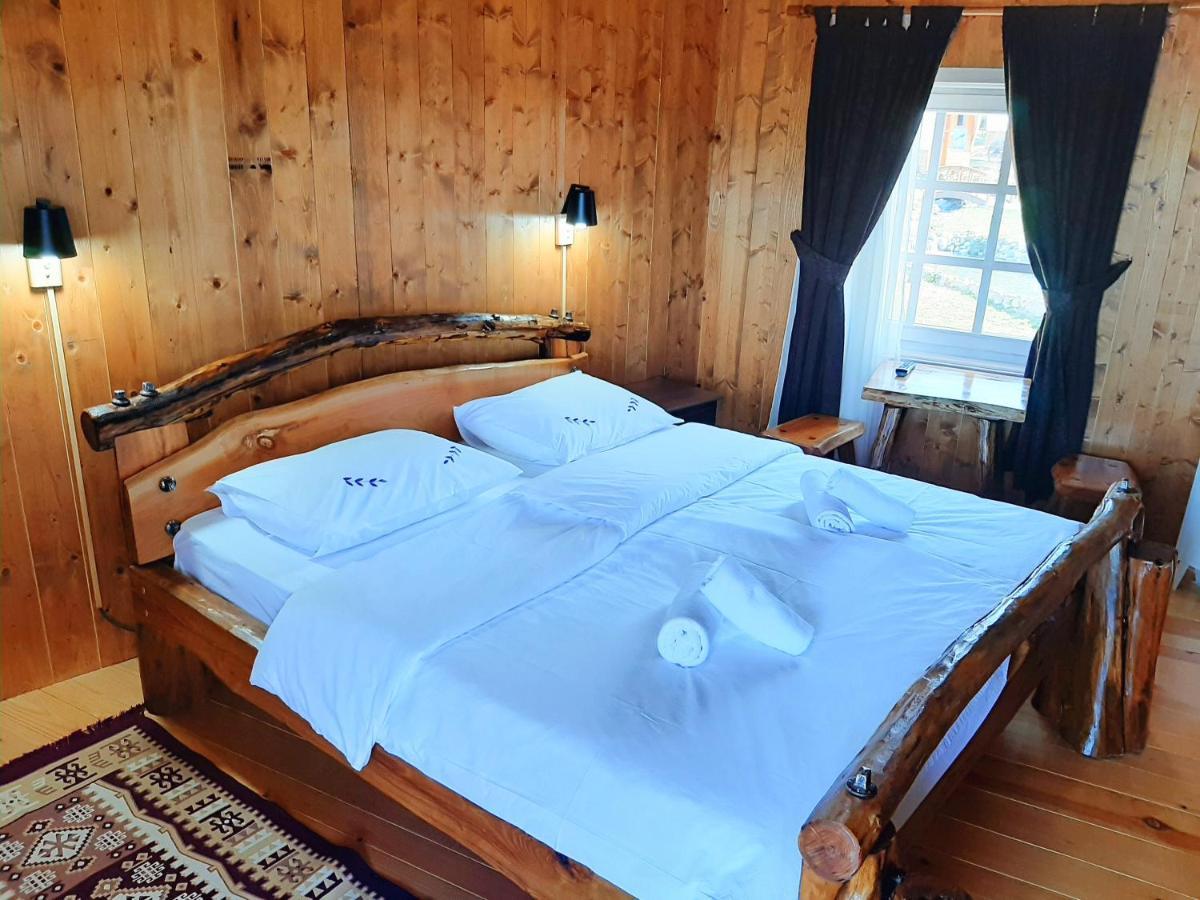 El Paso City, Zlatibor - Unique Wooden Cottages, Treehouse, Wild West Rooms, Accommodation 1-6 People Экстерьер фото