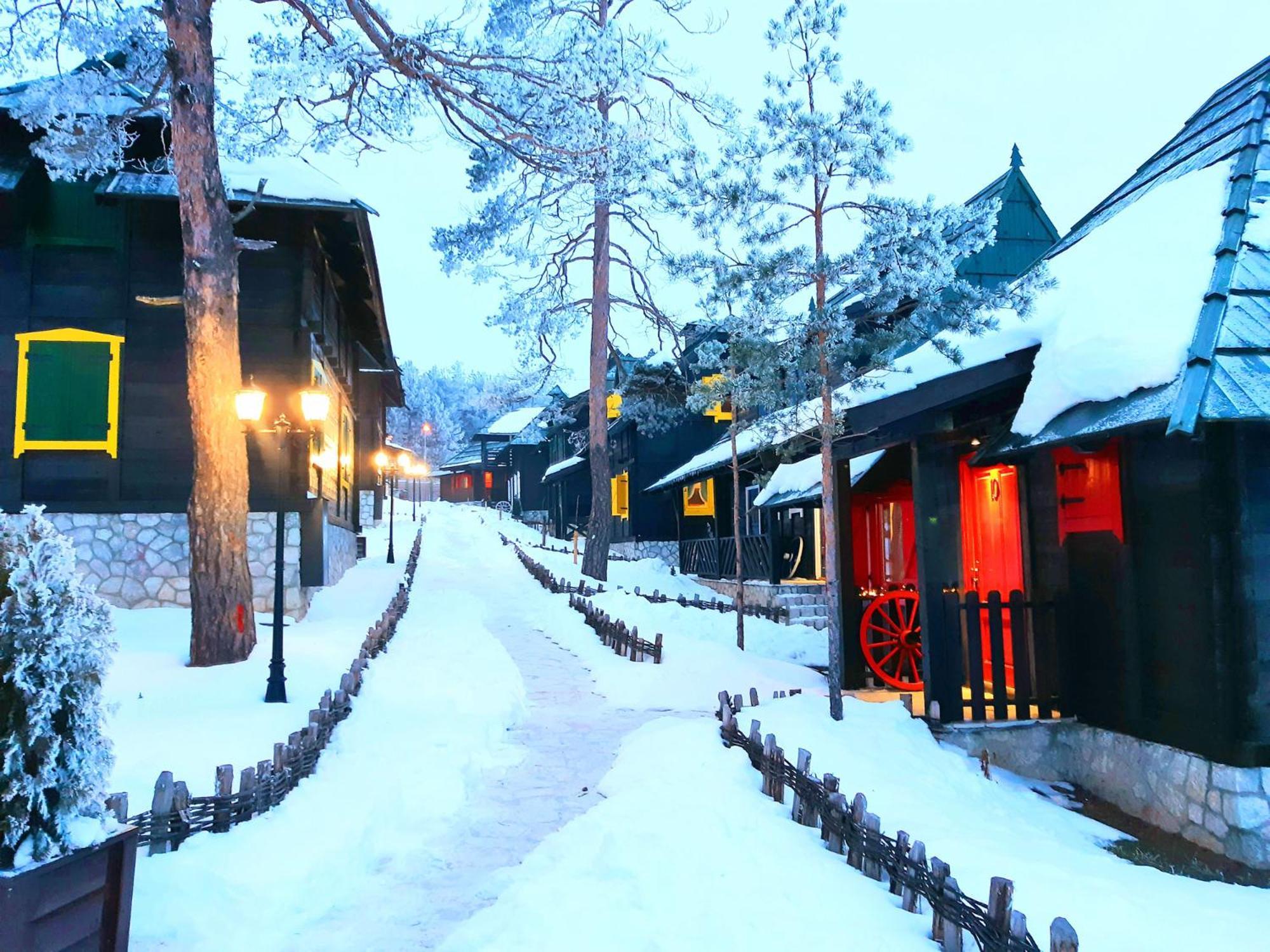 El Paso City, Zlatibor - Unique Wooden Cottages, Treehouse, Wild West Rooms, Accommodation 1-6 People Экстерьер фото